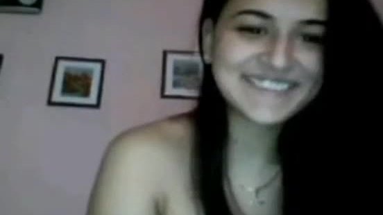 Desi girl show her off on webcam - more videos at viralvideoz.in clip |  MasalaDesi PornTube