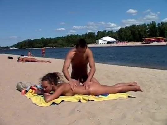 Hudgens nude beach vanessa Vanessa Hudgens